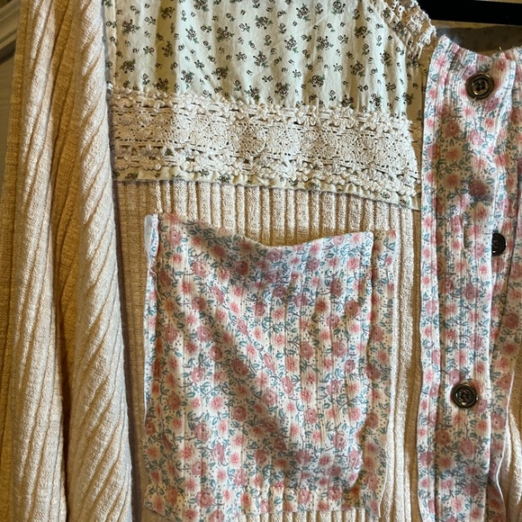 POL Floral Patchwork Button-Up Top - Picture 3 of 4